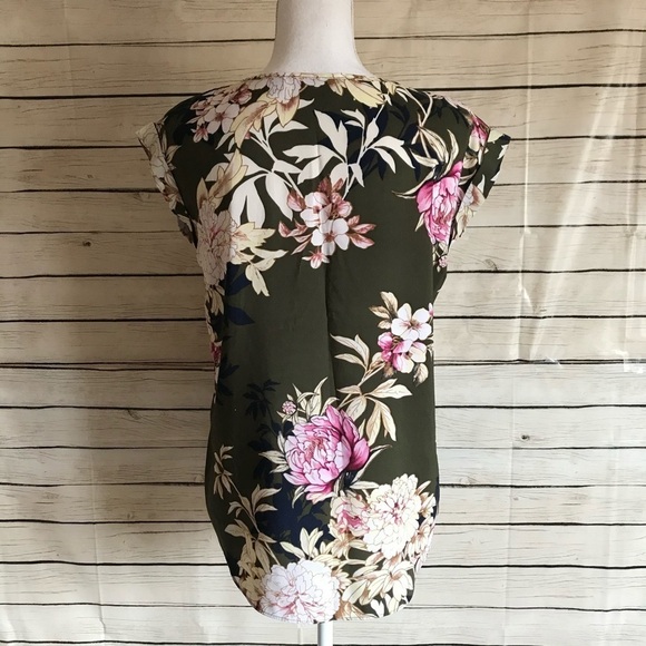 New York & Company Green Floral Capped-Sleeve Blouse - Picture 4 of 5